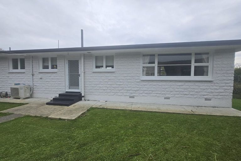 Photo of property in 10 Lucienne Place, Hillsborough, Christchurch, 8022