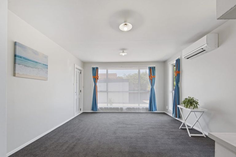 Photo of property in 1/17 Tyrone Street, Belfast, Christchurch, 8051