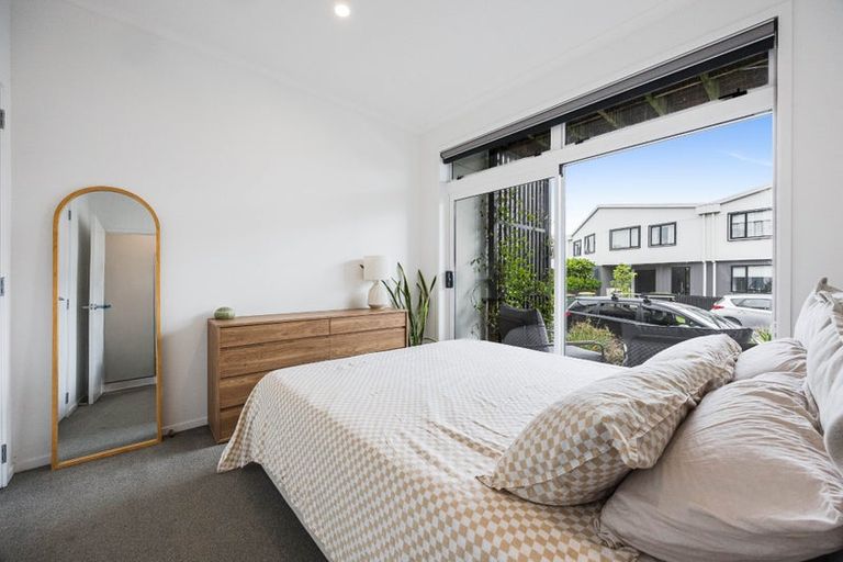 Photo of property in 25 Marine Parade, Hobsonville, Auckland, 0616