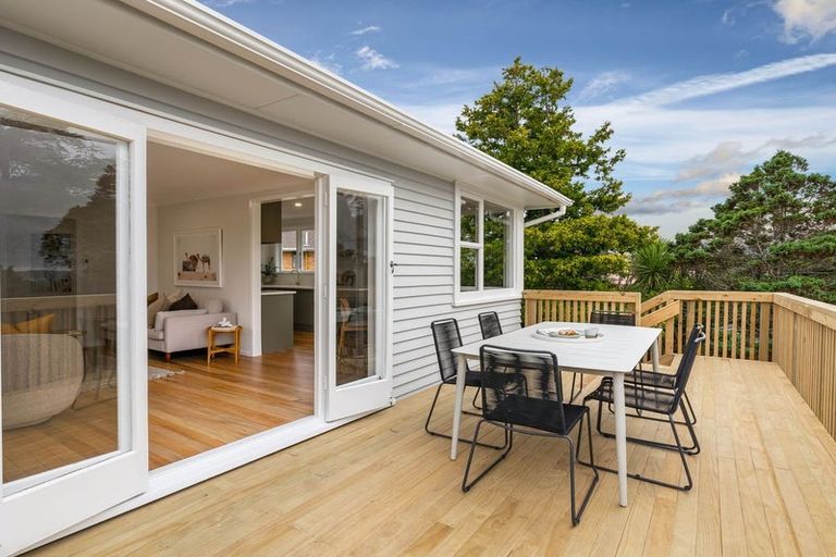 Photo of property in 46 Colwill Road, Massey, Auckland, 0614