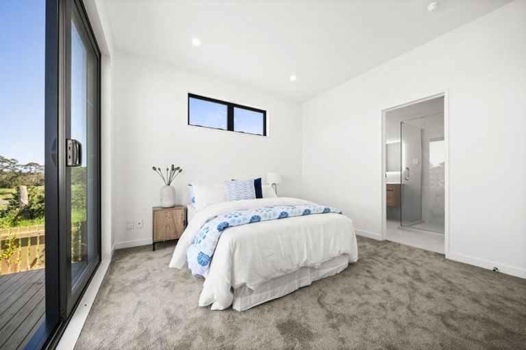 Photo of property in 165 Kerepi Street, Westgate, 0814