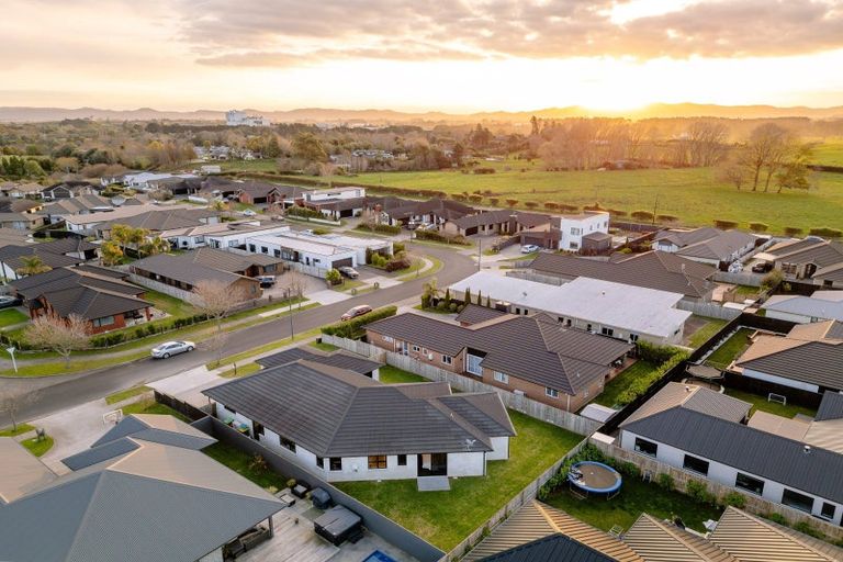 Photo of property in 16 Helen June Avenue, Flagstaff, Hamilton, 3210