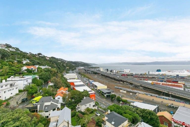 Photo of property in Mansfield Towers, 1 Grant Road, Thorndon, Wellington, 6011