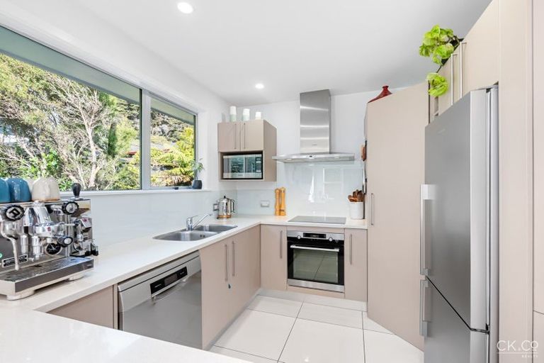 Photo of property in 212 Whites Line East, Waiwhetu, Lower Hutt, 5010