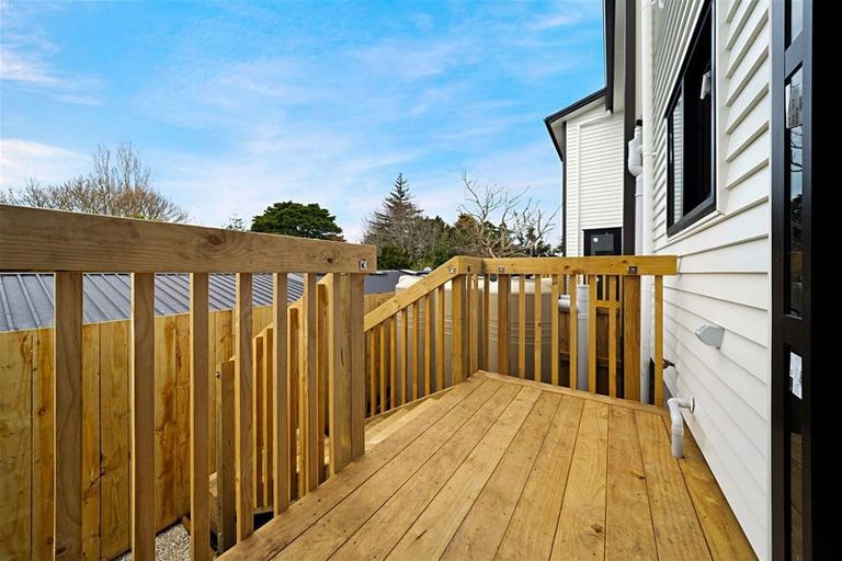 Photo of property in 62e Glendale Road, Glen Eden, Auckland, 0602