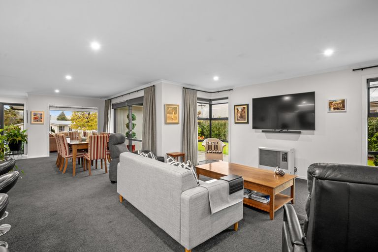 Photo of property in 76 Shields Street, Clyde, 9330