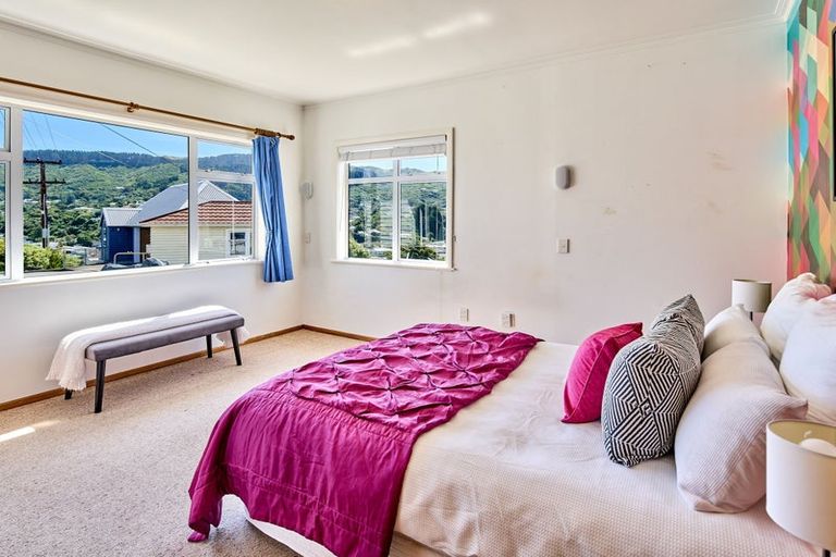 Photo of property in 10 Carleton Terrace, Tawa, Wellington, 5028