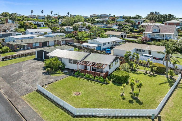 Photo of property in 35 Fairway Avenue, Red Beach, 0932