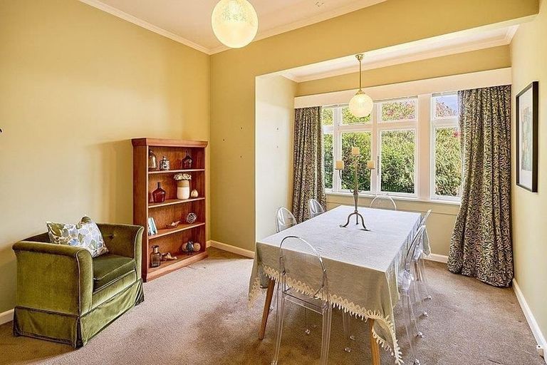 Photo of property in 5 Harbour View Road, Northland, Wellington, 6012