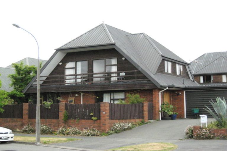 Photo of property in 2 Derenzy Place, Avonhead, Christchurch, 8042