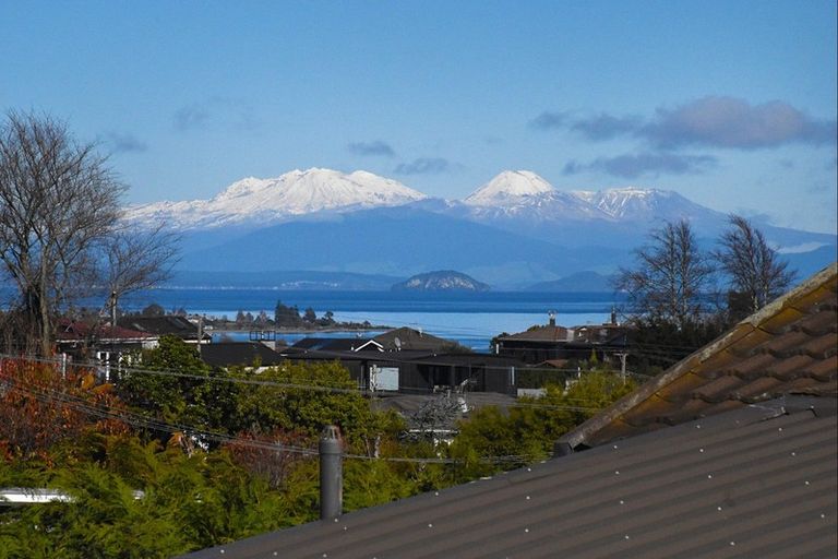 Photo of property in 17 Puriri Street, Hilltop, Taupo, 3330
