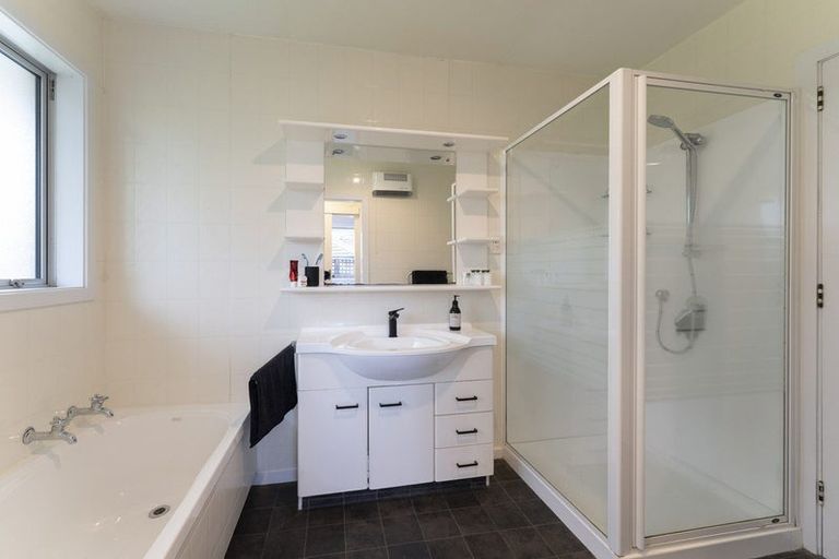 Photo of property in 4 Kirkdale Place, Avonhead, Christchurch, 8042