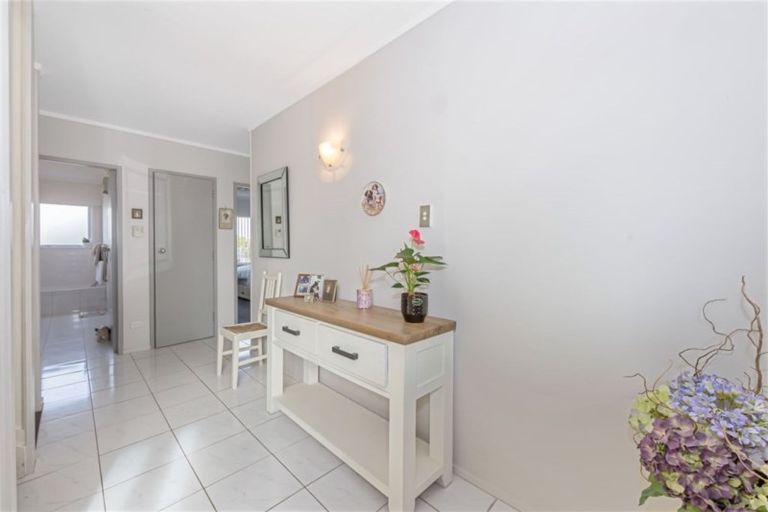 Photo of property in 46b Rosario Crescent, Red Beach, 0932