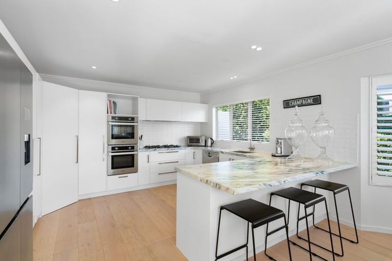 Photo of property in 1/2 Holiday Road, Milford, Auckland, 0620