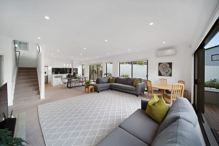 Photo of property in 8 Awakirihi Close, Shamrock Park, Auckland, 2016