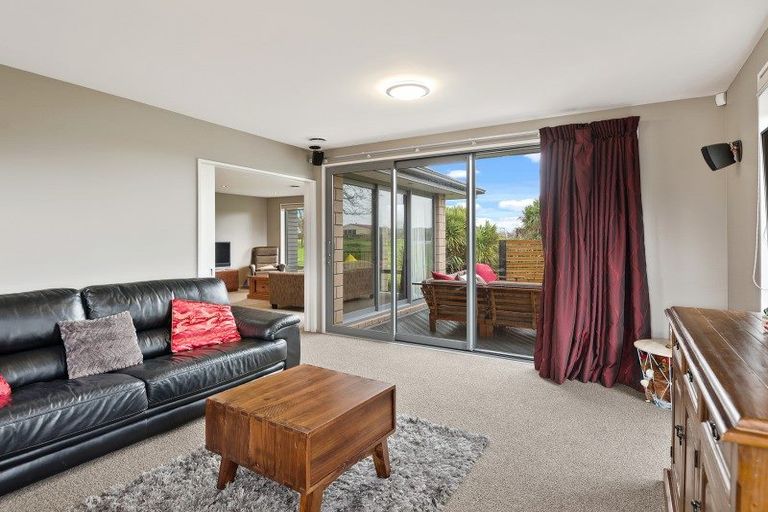 Photo of property in 28 Springwater Avenue, Northwood, Christchurch, 8051
