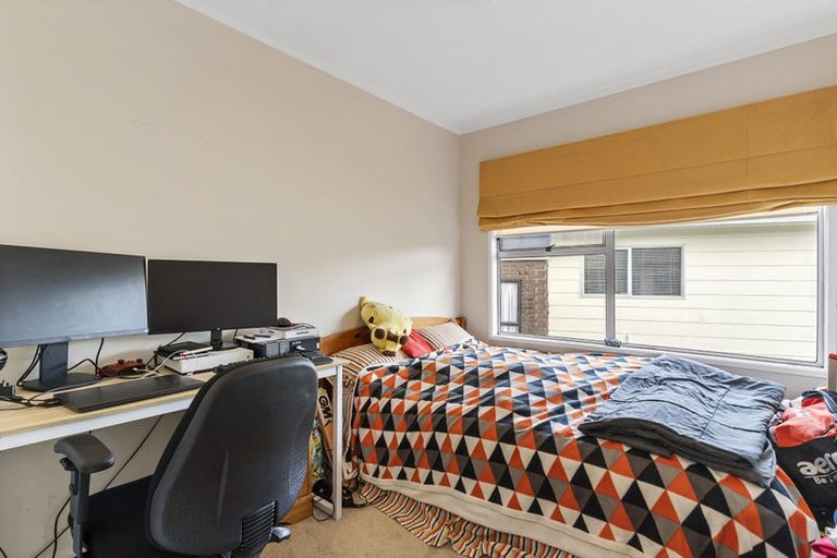 Photo of property in 1/6 Ellice Road, Totara Vale, Auckland, 0629