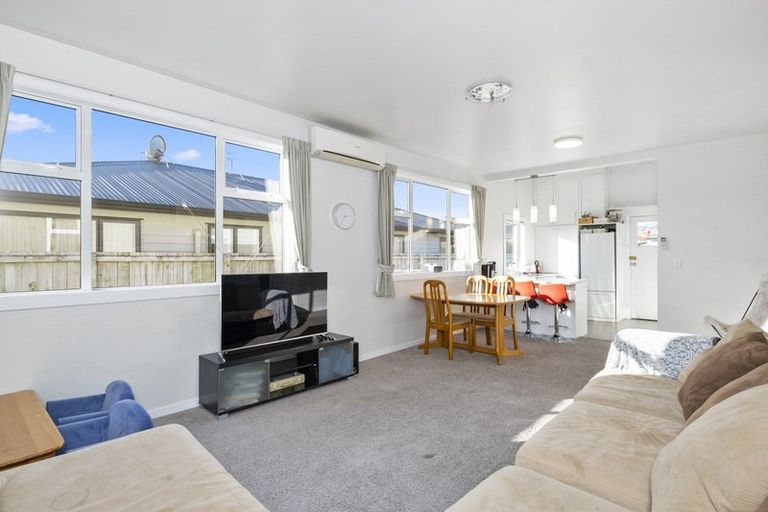 Photo of property in 63a Royal Crescent, Saint Kilda, Dunedin, 9012