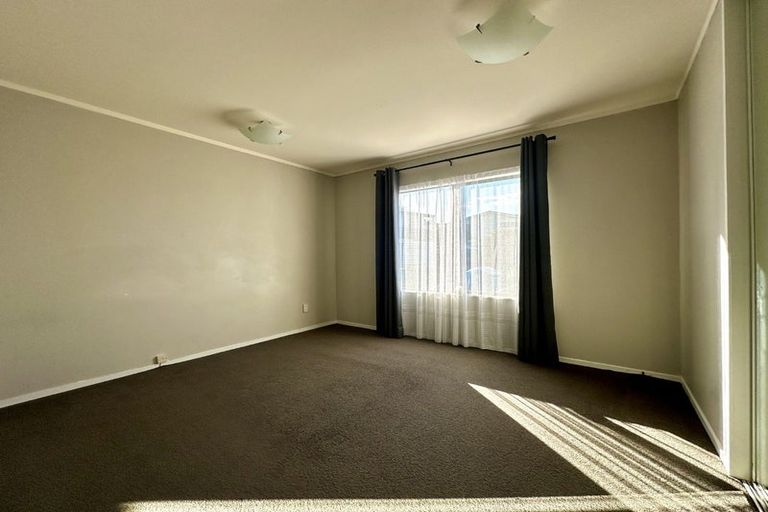 Photo of property in 141 Colwill Road, Massey, Auckland, 0614