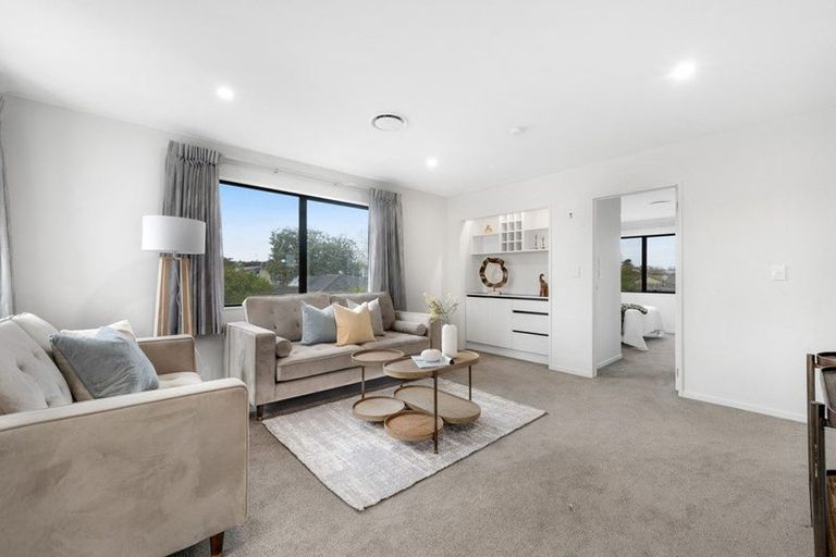 Photo of property in 74a Walworth Avenue, Pakuranga Heights, Auckland, 2010