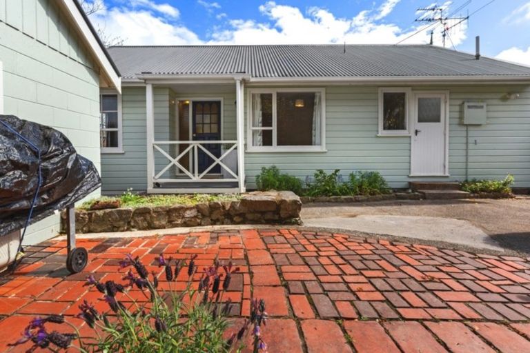 Photo of property in 52 Hicks Close, Whitby, Porirua, 5024