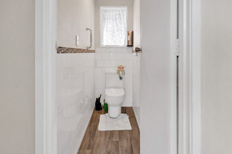 Photo of property in 5 Iredale Road, Hawera, 4610