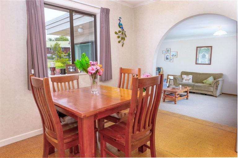Photo of property in 16 Flanagan Road, Drury, 2113