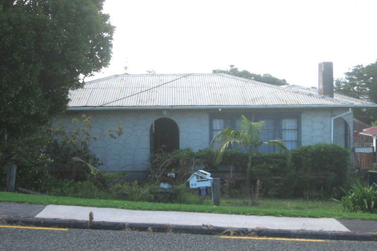 Photo of property in 82 College Road, Northcote, Auckland, 0627