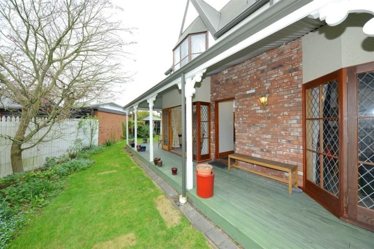 Photo of property in 16 Glenburn Place, Avonhead, Christchurch, 8042