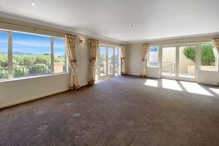 Photo of property in 19 Bunker Way, Strathmore Park, Wellington, 6022