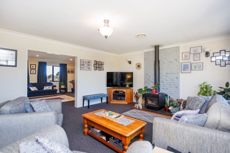 Photo of property in 34 Hazelhurst Line, Kelvin Grove, Palmerston North, 4470