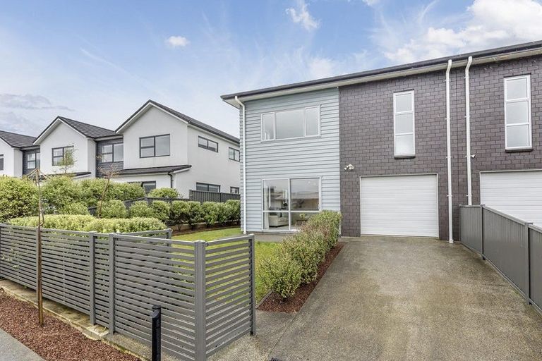 Photo of property in 13 Karearea Avenue, Kenepuru, Porirua, 5022