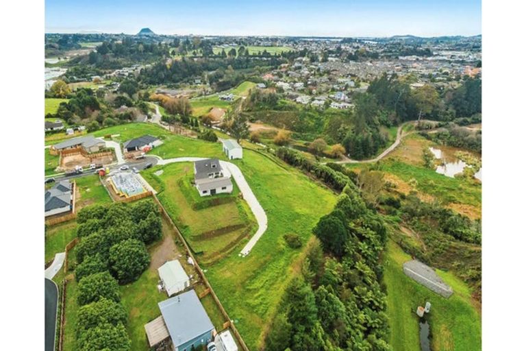 Photo of property in 21 Lily Way, Pyes Pa, Tauranga, 3112
