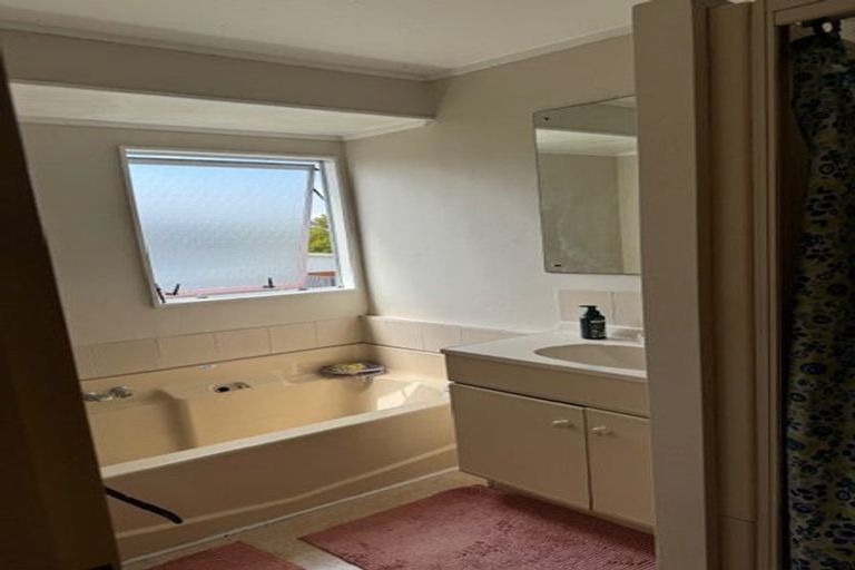Photo of property in 33 Addison Drive, Glendene, Auckland, 0602