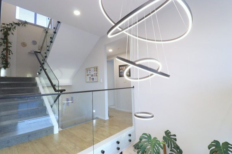 Photo of property in 26 Roxborough Place, East Tamaki Heights, Auckland, 2016