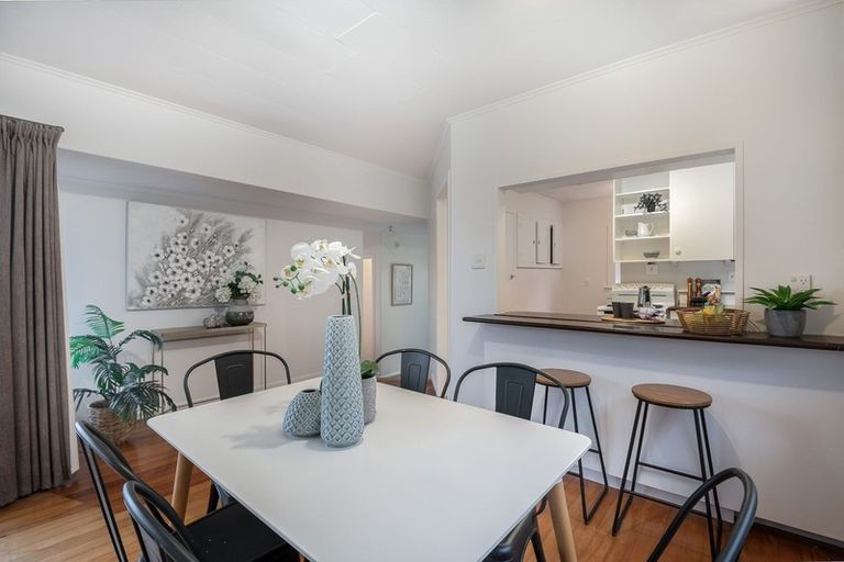 Photo of property in 119 Ruskin Road, Newlands, Wellington, 6037