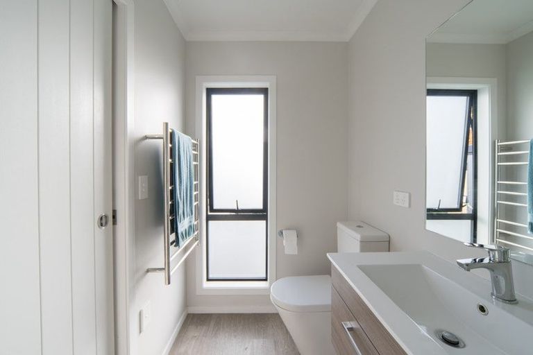 Photo of property in 12 Emmadale Lane, Hamilton East, Hamilton, 3216