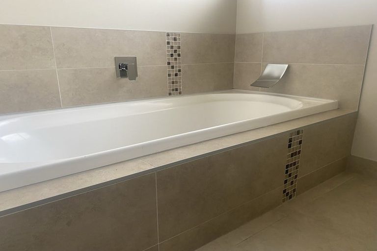 Photo of property in 30 Bushlands Park Drive, Albany, Auckland, 0632