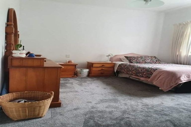 Photo of property in 59 Woodside Road, Massey, Auckland, 0614