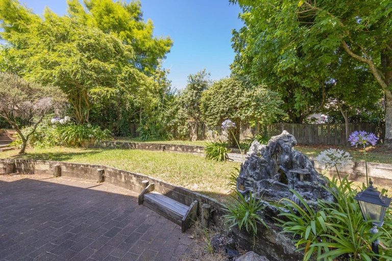 Photo of property in 10 Manutara Avenue, Forrest Hill, Auckland, 0620
