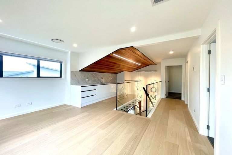 Photo of property in 43 Waller Avenue, Bucklands Beach, Auckland, 2012