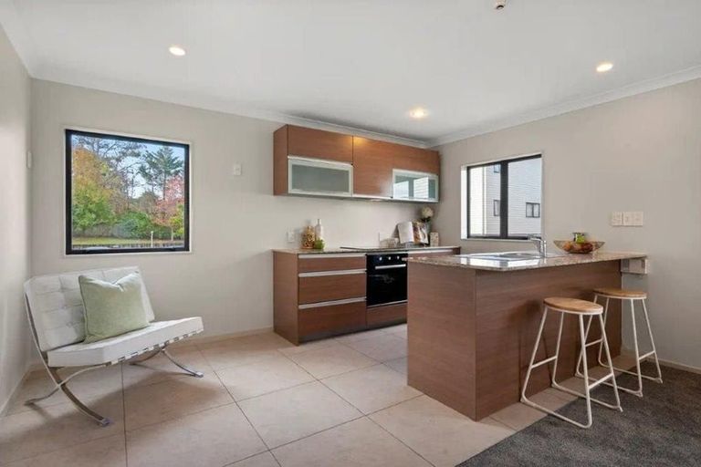 Photo of property in 6/46 Carlos Drive, Flat Bush, Auckland, 2016