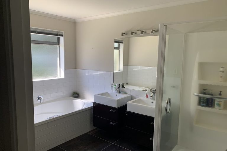 Photo of property in 20 Azure Place, Huntington, Hamilton, 3210