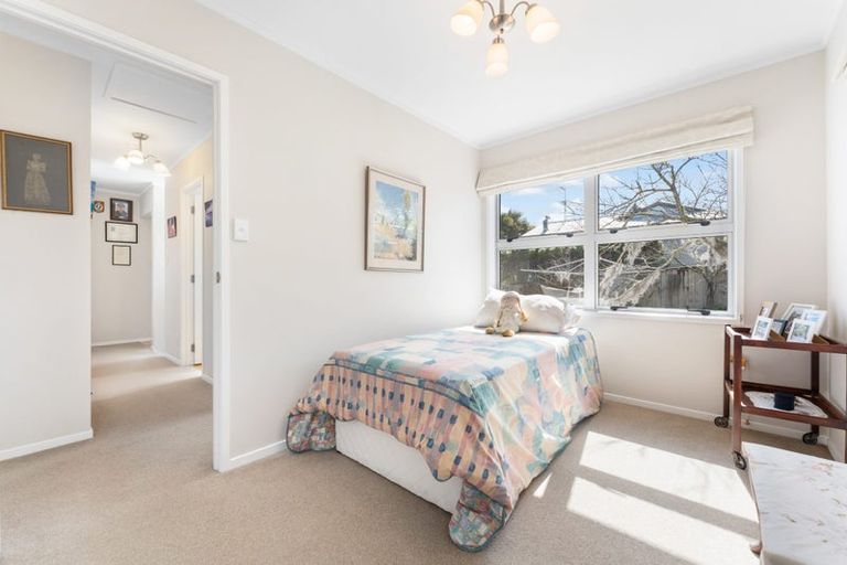 Photo of property in 19 Trinidad Road, Sunnynook, Auckland, 0620