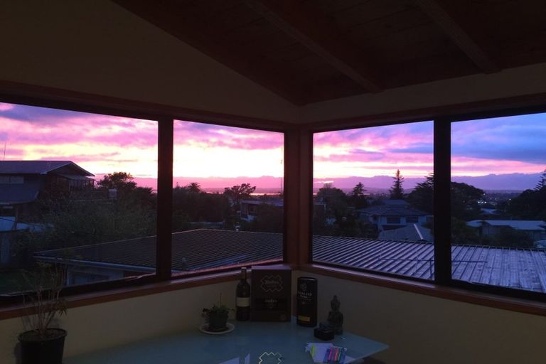 Photo of property in 86 Waimumu Road, Massey, Auckland, 0614