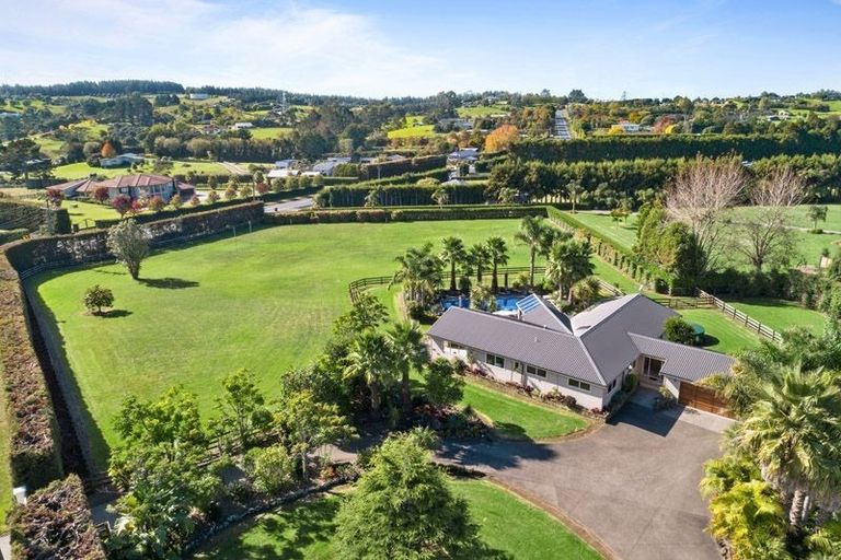 Photo of property in 136 Oraha Road, Kumeu, 0892