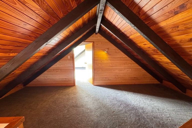 Photo of property in 197 Henderson Valley Road, Henderson, Auckland, 0612
