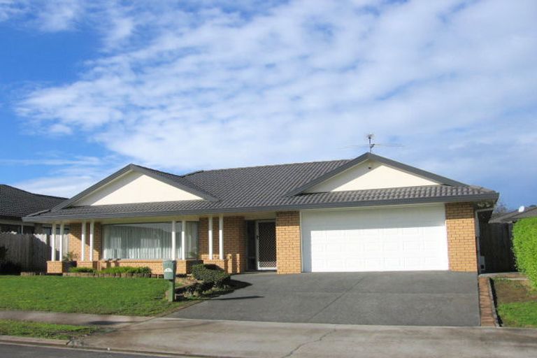 Photo of property in 5 Magee Place, East Tamaki Heights, Auckland, 2016