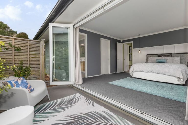 Photo of property in 6 Arapipi Way, Peka Peka, Waikanae, 5391