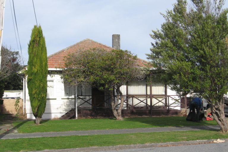 Photo of property in 26 Hall Crescent, Epuni, Lower Hutt, 5011